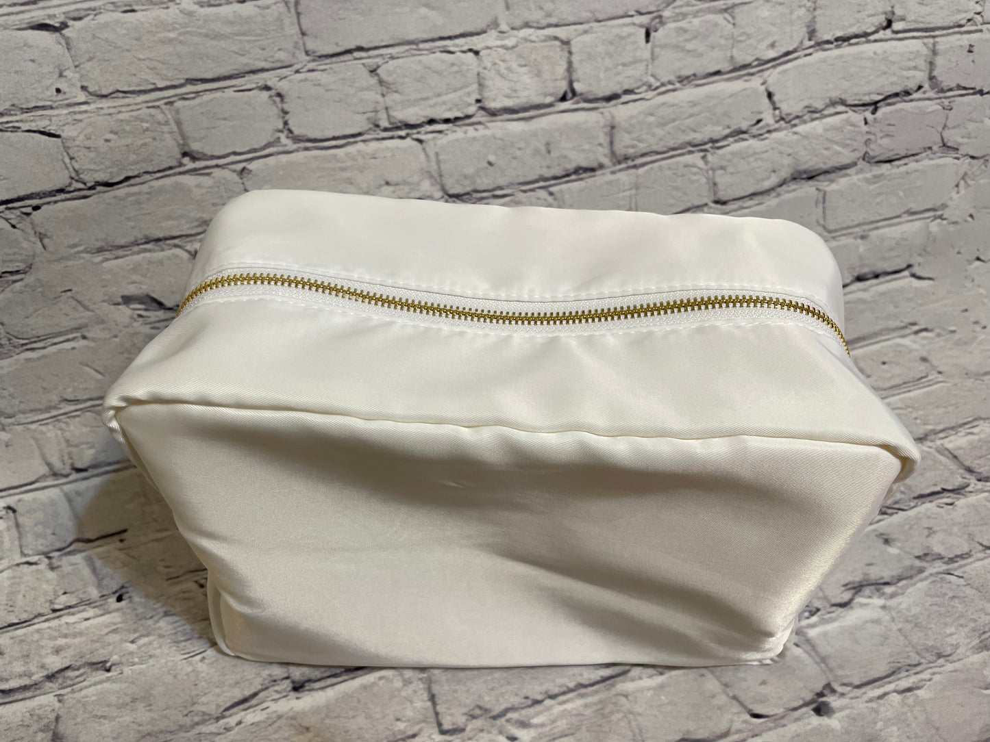 Large Capacity Women's Cosmetic Bag - Southern Chic Magnolias, LLC