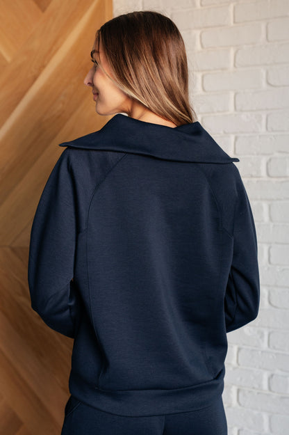 Hamptons Travel Half Zip Pullover in Navy